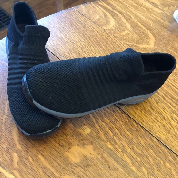 NWOT NO NAME BRAND. VERY NICE SLIP ON - Picture 1 of 3